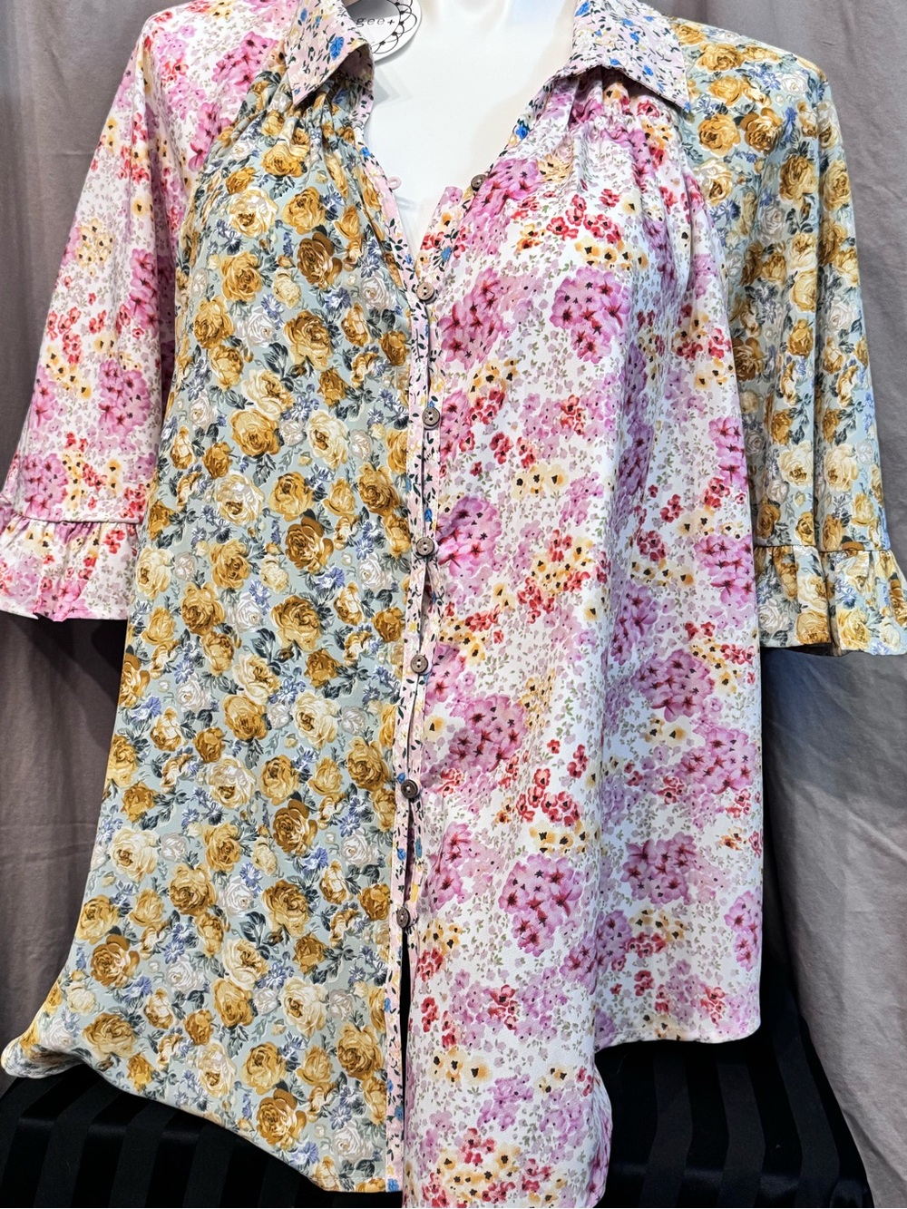 Umgee Floral Split-Print Button Down Blouse in Pink & Gold